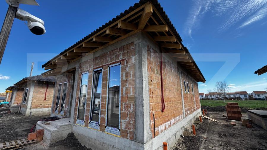 Casă pe un singur nivel, 4 camere, 96 mp, finisată la cheie, zona Orizont