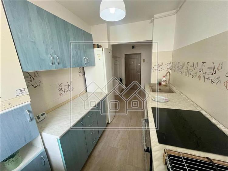 Apartament 3 camere pe Mihai Viteazu, la cheie, disponibil imediat