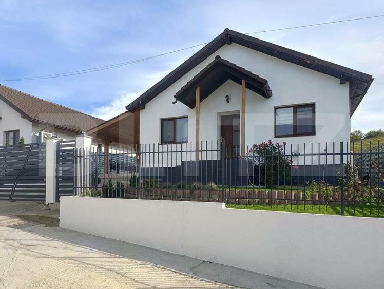 Casă individuală pe un nivel, cu garaj, zona Sannicoara