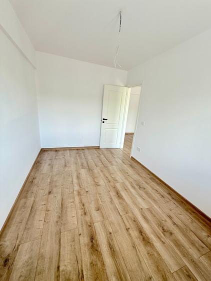 APARTAMENT CU 1 CAMERA + BIROU, BAIE CU GEAM, 48 MP, BUCIUM