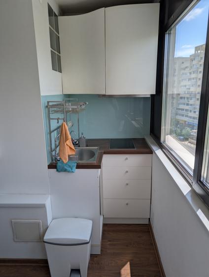 Apartament 3 Camere Modern metrou în fața blocului