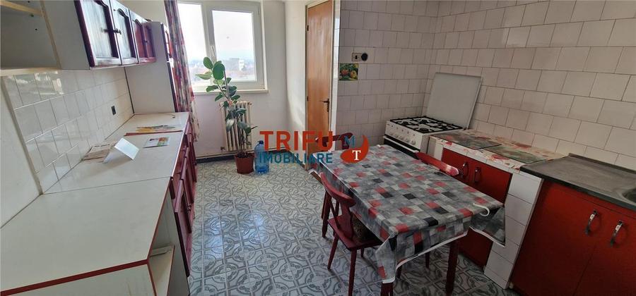 Apartament 3 camere cu scara interioara zona Centru