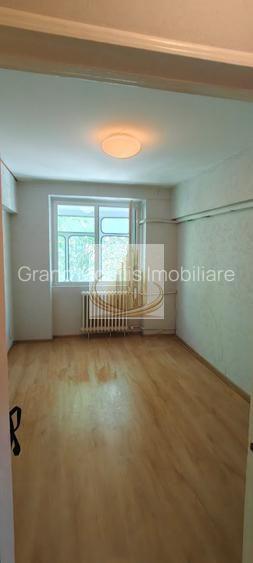 Vanzare apartament 3 camere decomandat Tineretului