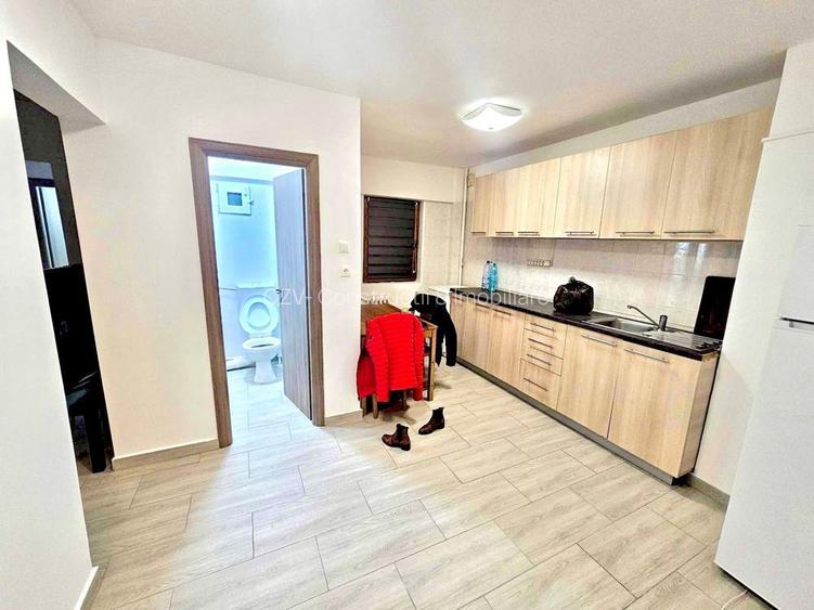 Vand apartament  3 camere - 7