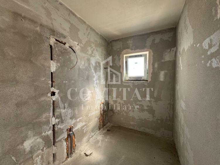 Casă de tip duplex | Stadiu semifinisat | 4 camere | Zona Câmpului