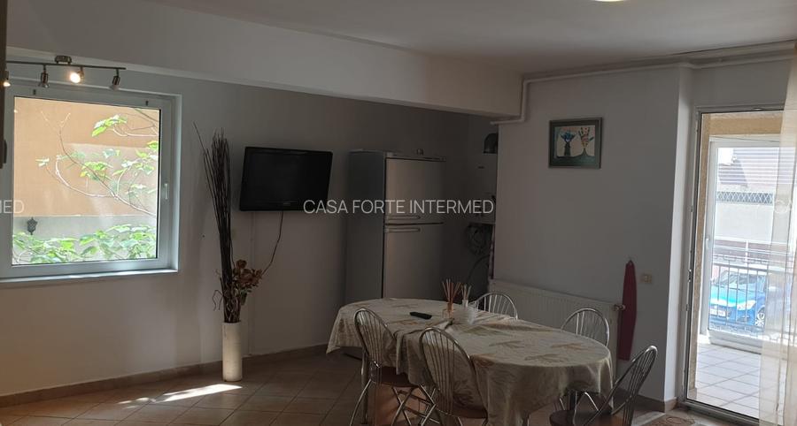 EXCLUSIVITATE - Apartament cu 3 camere în zona Vega Butoaie, cu vedere la lac - 3