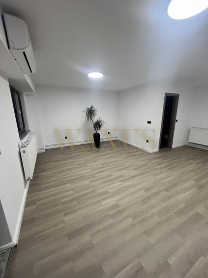 Spatiu comercial de inchiriat zona Apollo
