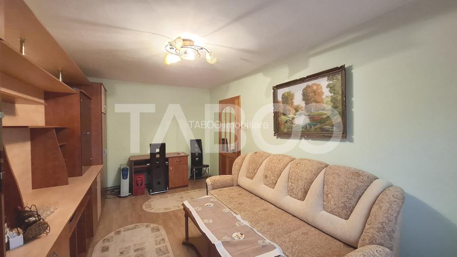 Apartament 3 camere de vanzare decomandat 58 mp zona Valea Aurie Sibiu - 2