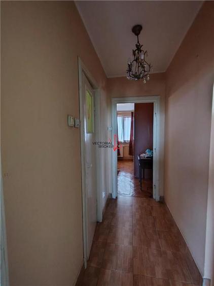 Apartament 3 camere zona Calea Grivitei Podul Grand