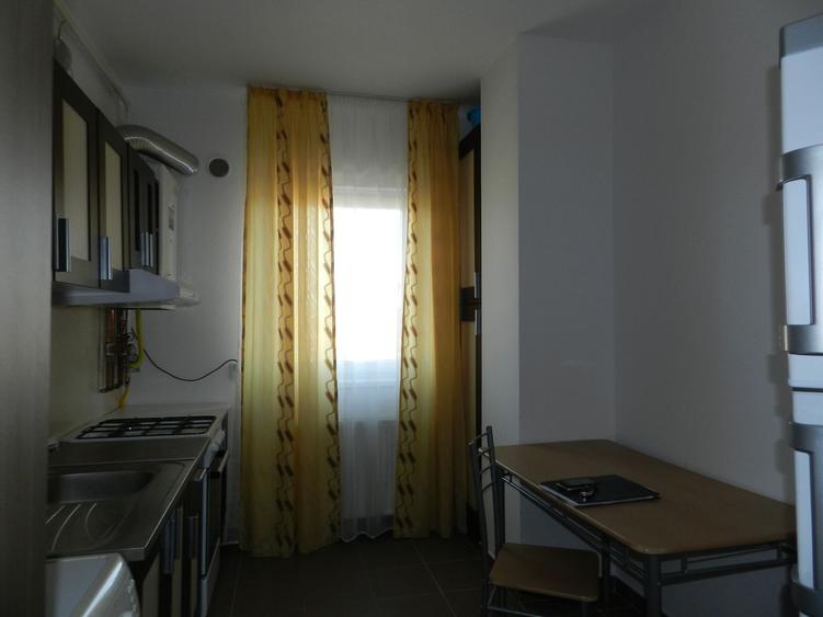 Închiriere 2 camere decomandat | 54 mp + balcon | Parcare subterana