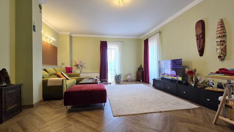 Investitie sau locuinta de exceptie! Spatiu generos, teren, consolidata, garaj