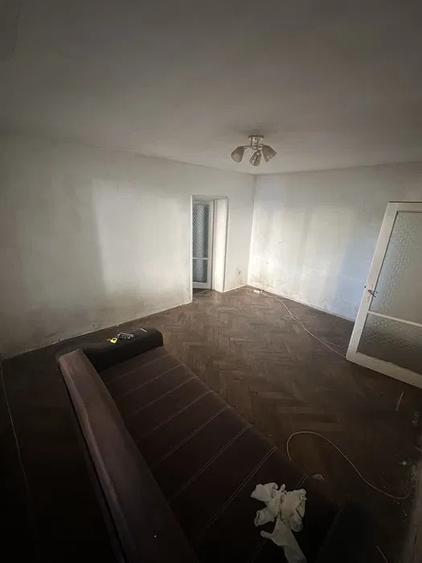 Apartament cu 3 camere de vanzare