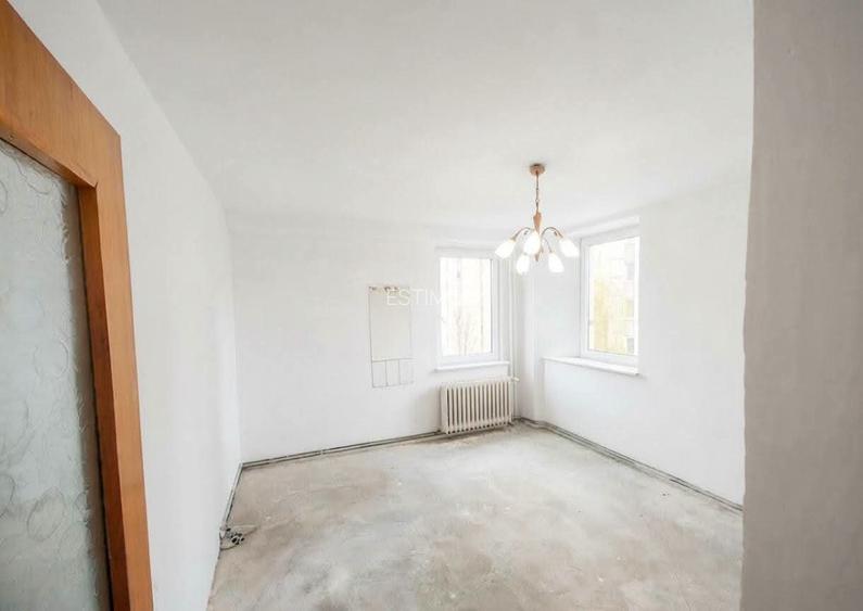 Vand 3 camere si 2 bai zona Centru Civic