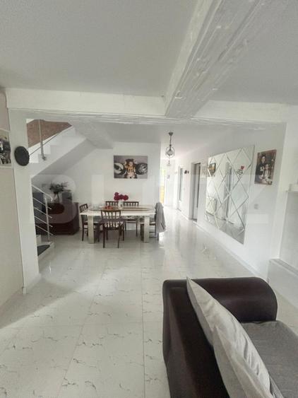 Casa/Vila cu 8 camere, 4 bai - Zarnesti