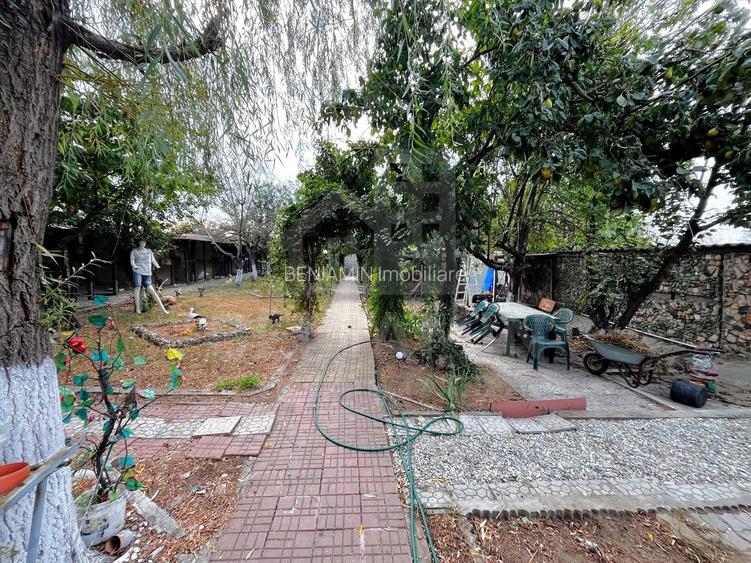 Casa Deosebita 3Camere 3Bai 1460mp Teren Garaj Piscina Bariera Valcii