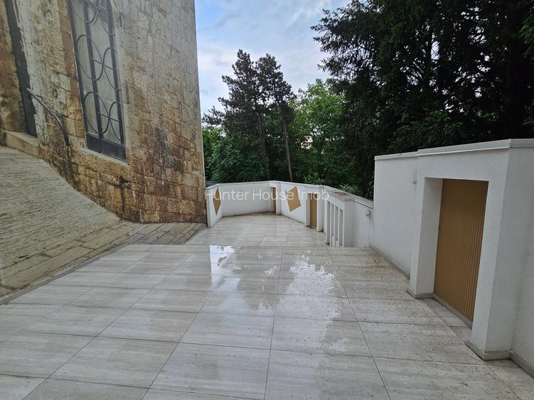 SPAȚII PREMIUM DE ÎNCHIRIAT – STR. BREȘTEI NR. 25, CRAIOVA – ZONA CENTRALĂ - 25