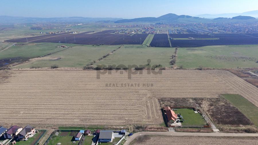 COMISION 0% TEREN CU POTENȚIAL -LOCALIZAT LA INTERSECȚIA DRUMUL CU PLOPI -CASTEL