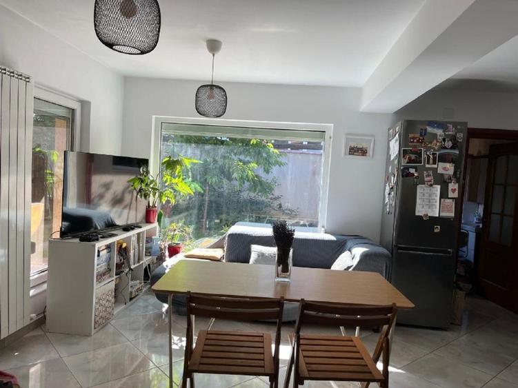 Casa cu gradina in sectorul 4 de vanzare