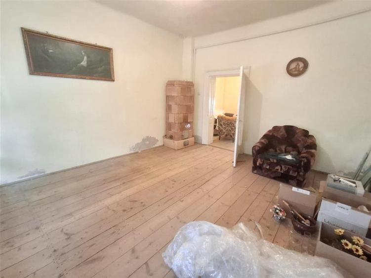 Apartament la casa 2 camere pivnita parcare zona Terezian
