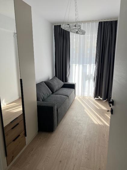 Închiriez apartament cu 3 camere , Prima Green