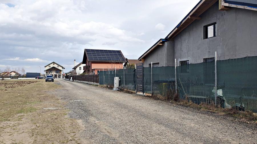 Cristian-zona str Eroilor front 34m, intravilan, 730mp