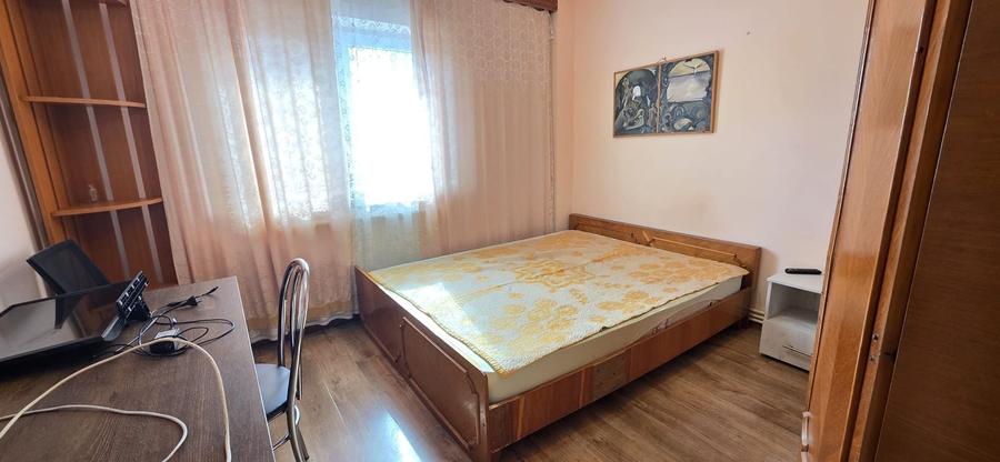 GARA - ABATOR 2 CAMERE DECOMANDATE MOBILAT + UTILAT CENTRALA GAZE PRET 450 EURO