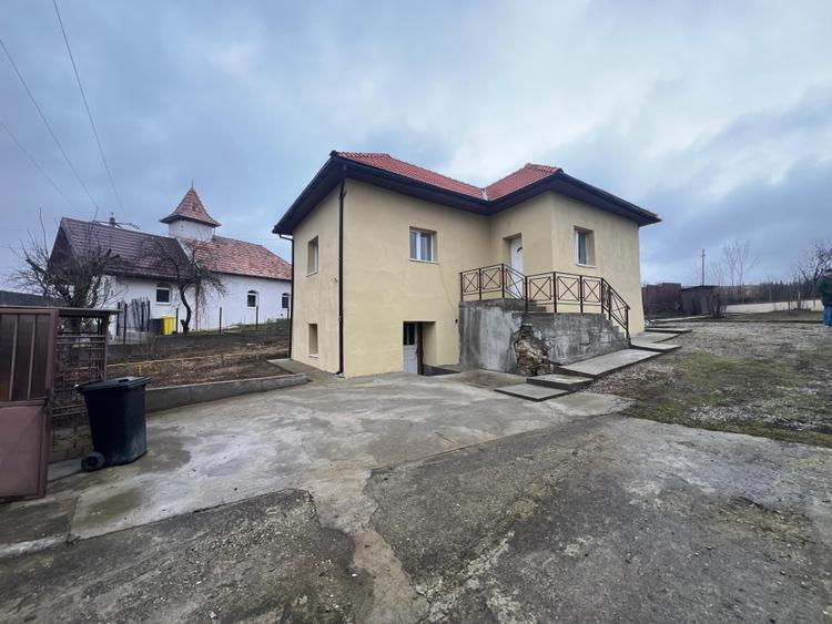 Proprietate versatilă cu 3 case | Teren 1281 mp | Săliștea Nouă | Comision 0%