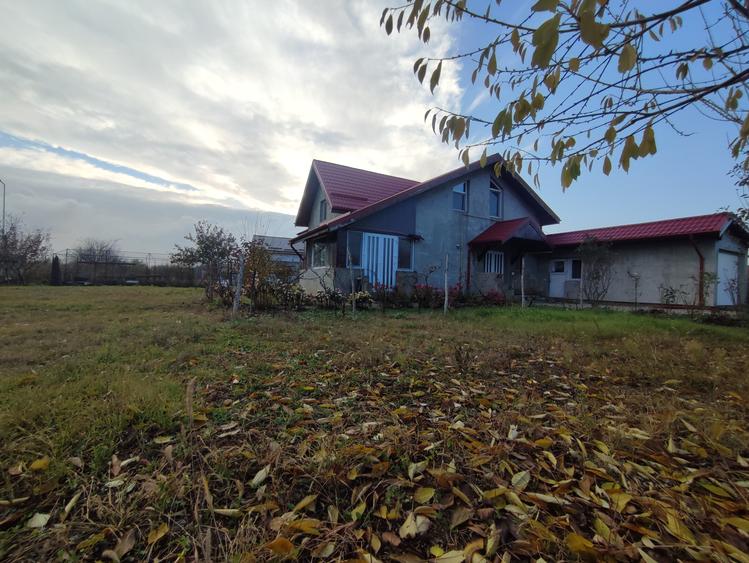 Casa cu design placut si curte generoasa in Afumati
