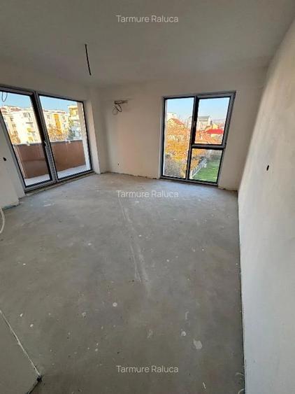 2 camere, bloc nou, Dionisie Roman, Intre Lacuri