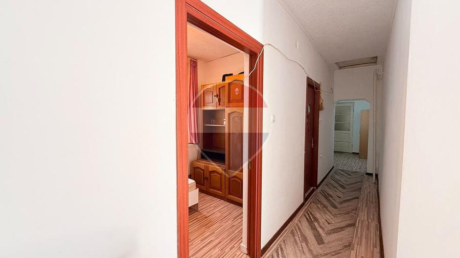 Casă de vânzare | 5 camere| Teren 428 mp | Voluntari, lângă Școala 1