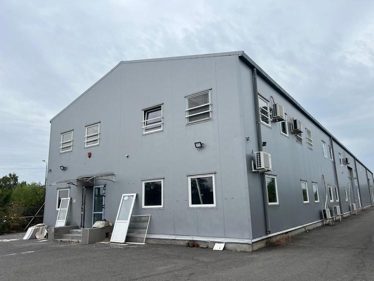 Hala de inchiriat 1093 mp -0topeni - Soseaua de centura Odai