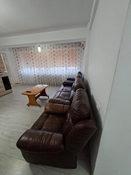 INCHIRIEZ APARTAMENT 2 CAMERE ZONA VIVO CONSTANTA