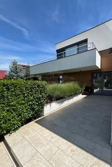 Vila Minimalista cu Design Deosebit, 4 Dormitoare, Inchiriere, Corbeanca