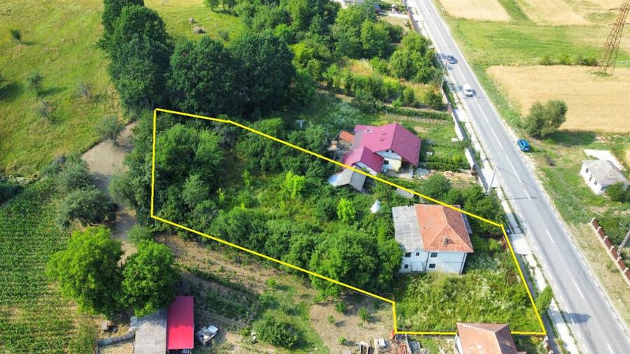 CASA CU TEREN 1730 MP UTILITATI RACORDATE