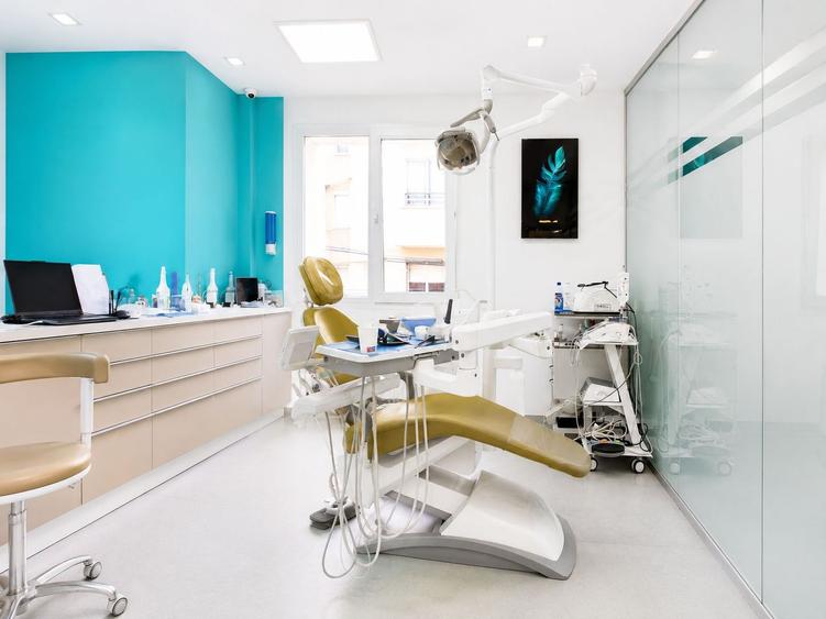 Spațiu comercial – clinică stomatologica complet echipata - Comision 0%