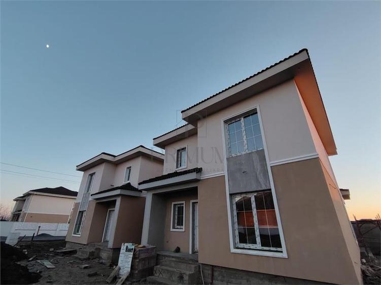 Duplex individual - bucatarie inchisa - dormitor la parter - garaj - zona excele
