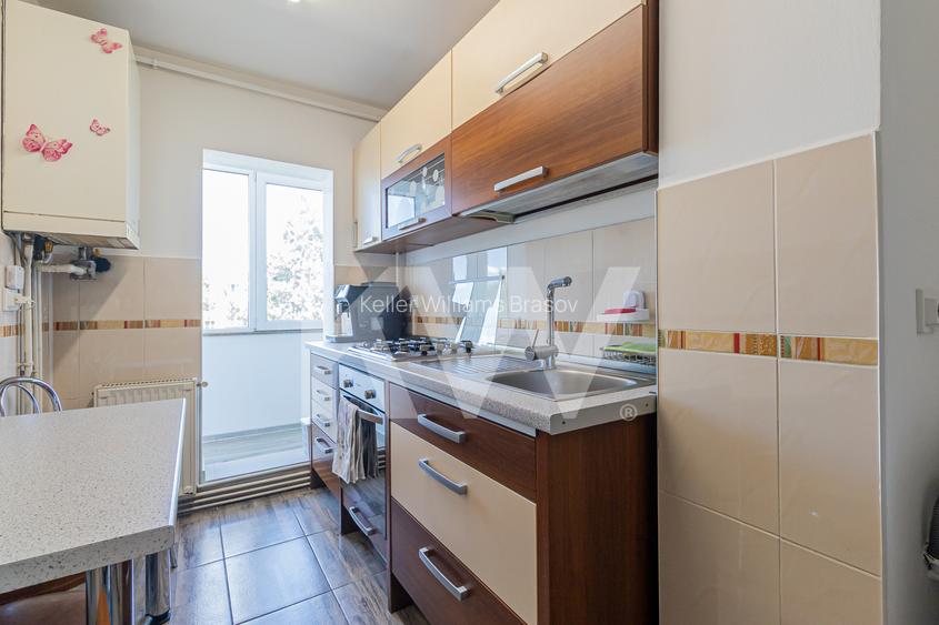 Vânzare apartament cu 3 camere, decomandat - strada Codrul Cosminului - 5