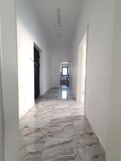 Apartament intabulat, 2 camere decomandate, bloc tip vilă, Sânpetru