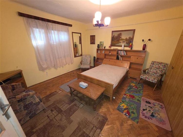 CASA DE VANZARE ZONA TABACOVICI