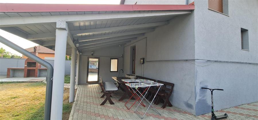 Vila P+M cu garaj inchis, in Bujac, pe colt