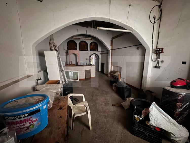 Casa de vanzare cu 6 camere, 374 mp, teren 719 mp, strada Baritiu