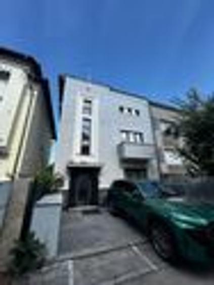 Vila 3 apartamente / 9 camere Piata Unriii - Parcul Carol IM603