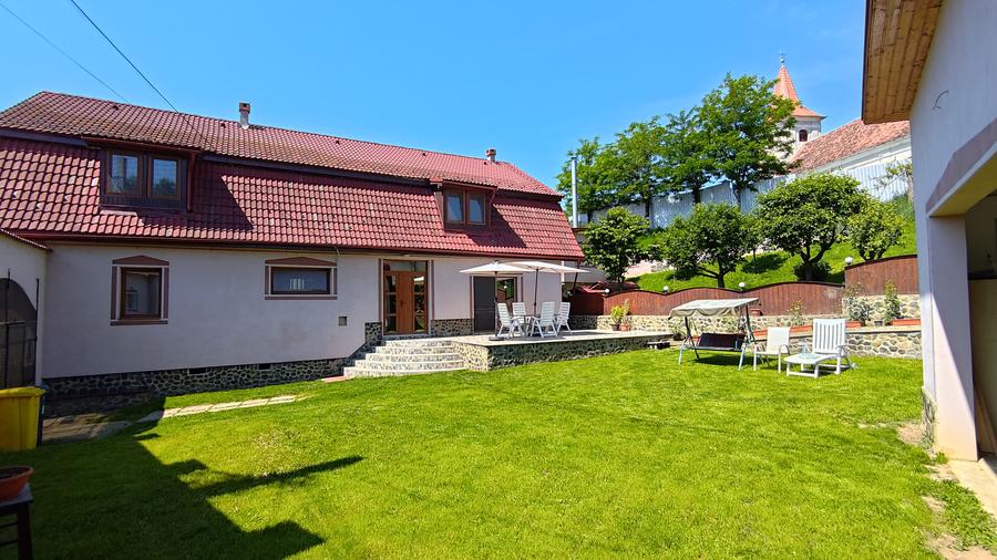 Casa individuala 4 dormitoare - garaj - teren 1457 mp in Sibiu Mohu