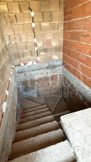 Casa 5 camere de vanzare in Cetatea Fetei, Floresti