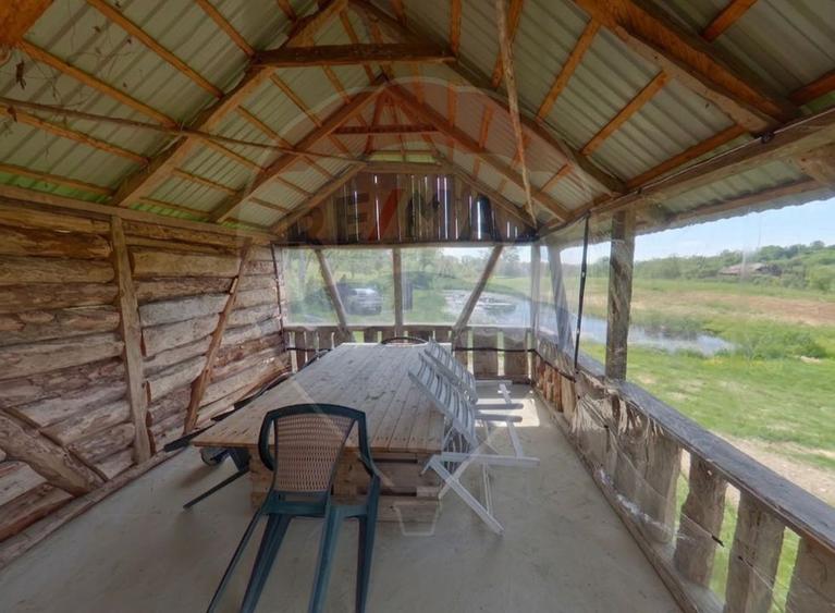Casă cu 4 camere de vânzare/ localitatea Mara