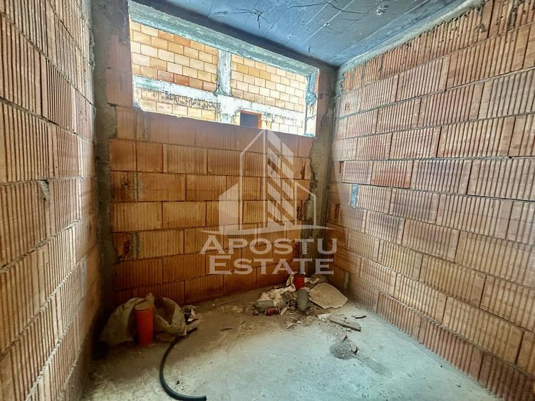 Casa individuala, la rosu, garaj incorporat, zona Eso din Giroc