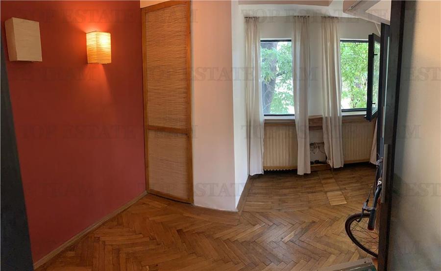 Apartament cu 2 camere de vanzare, Parc Cismigiu, centrala si balcon