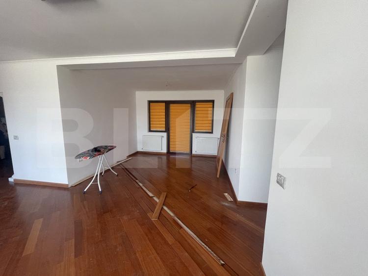 Casa de vanzare | 384mp construiti | Botiz