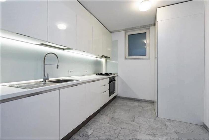 APARTAMENT SITUAT IN IMOBIL NOU, MODERN, IN APROPIEREA PIETEI CHARLES DE GAULLE