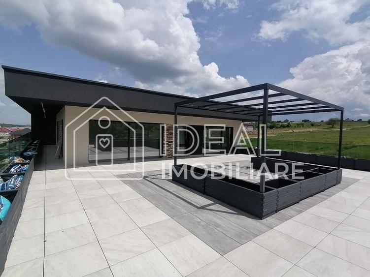 Casa  Exclusivista cu piscina si 1200 mp de teren, in Cisnadie